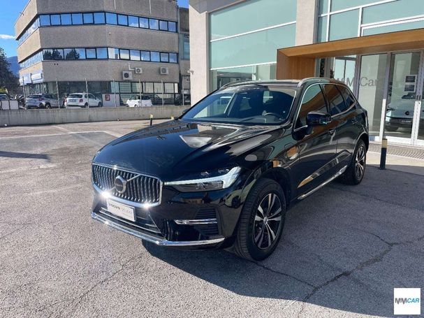 Volvo XC40 B3 Core 120 kW image number 1