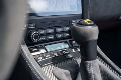 Car image 30