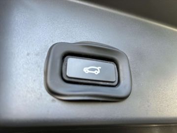 Car image 38