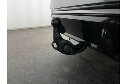 Car image 32