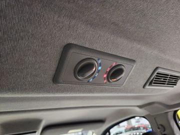 Car image 37