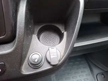 Car image 44