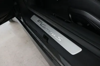 Car image 38