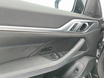 Car image 34