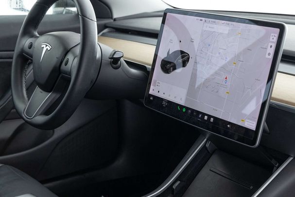 Tesla Model 3 Long Range AWD 258 kW image number 8