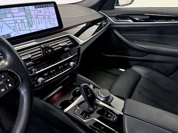 BMW 530 Touring xDrive 183 kW image number 20