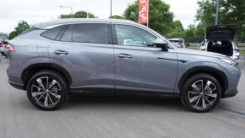 Car image 4