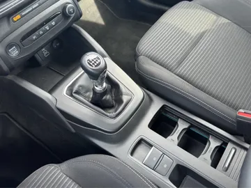 Car image 26