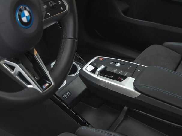 BMW iX2 xDrive30 M Sport Pro 230 kW image number 26