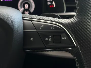 Car image 34