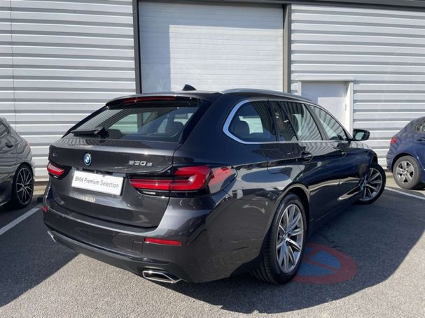 BMW 530 Touring xDrive 137 kW image number 2