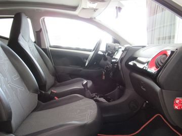 Car image 33