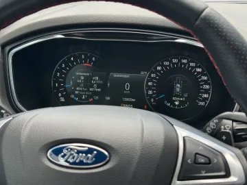 Car image 32