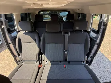 Car image 32