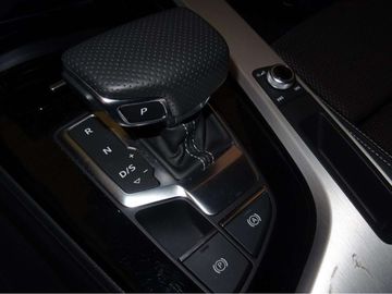 Car image 30