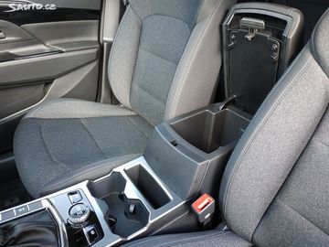 Car image 33