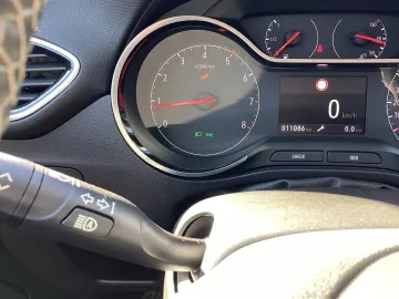 Car image 36