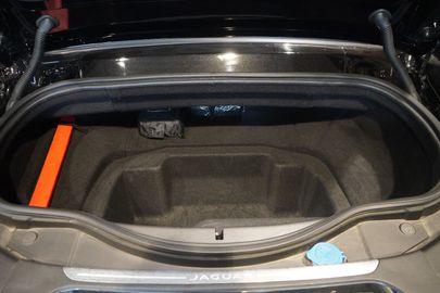 Car image 26