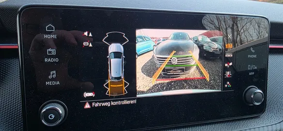 Car image 27