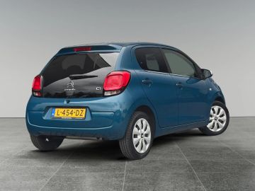 Car image 5
