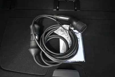 Car image 35