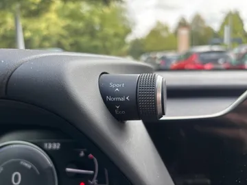 Car image 28