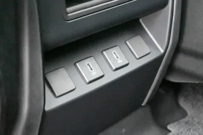 Car image 36