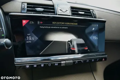 Car image 40
