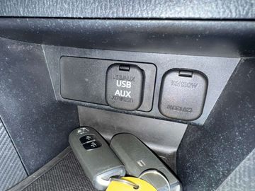 Car image 30