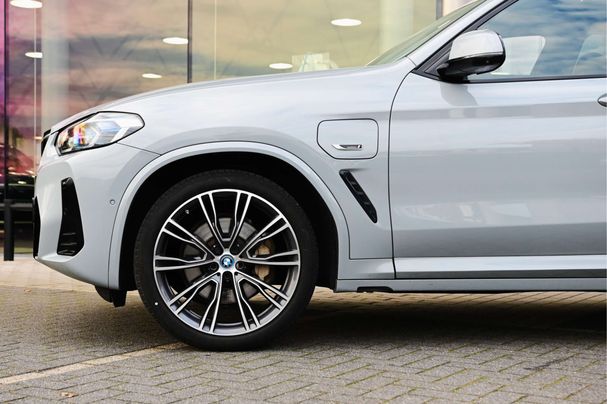 BMW X3 xDrive30e 215 kW image number 7