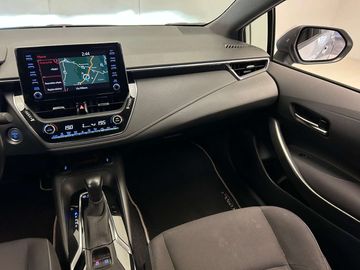 Car image 26