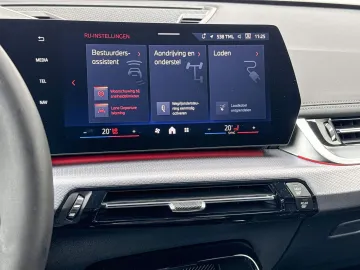 Car image 29