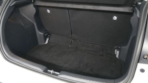 Car image 33