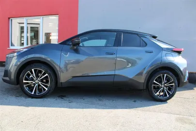 Car image 3