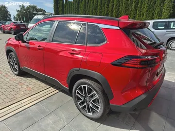 Car image 5