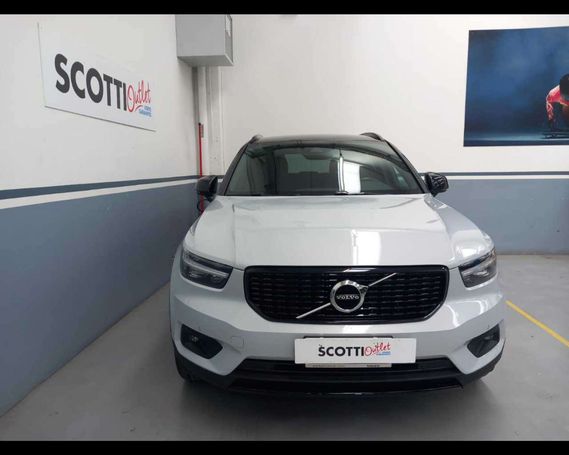 Volvo XC40 T3 Geartronic 120 kW image number 2