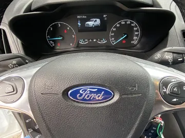 Car image 27