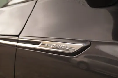 Car image 35
