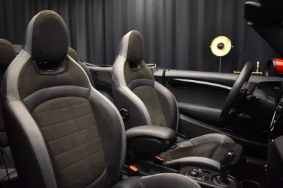 Car image 28