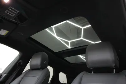 Car image 37