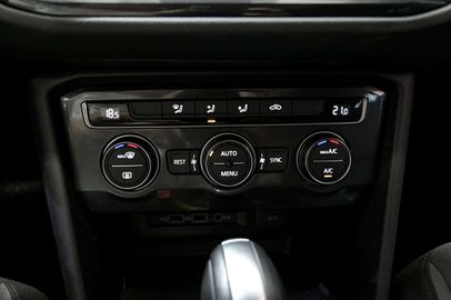 Car image 37