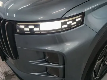 Car image 27
