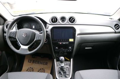 Car image 11