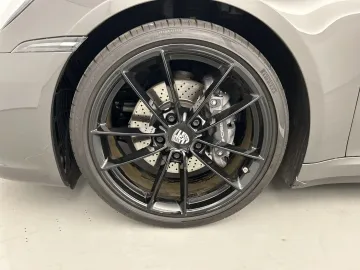 Car image 40