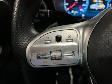 Car image 32