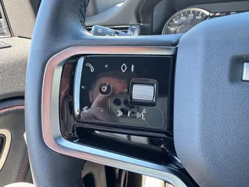 Car image 32
