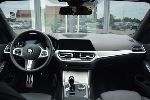 BMW 320i Touring 135 kW image number 12