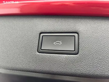 Car image 35