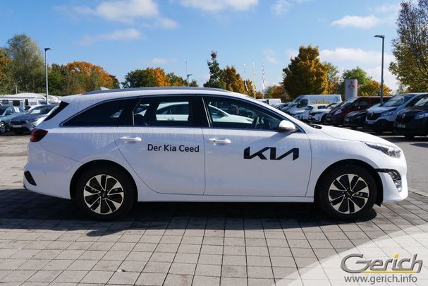 Kia Ceed 1.6 GDI Plug-in Hybrid 104 kW image number 4