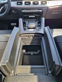 Car image 41